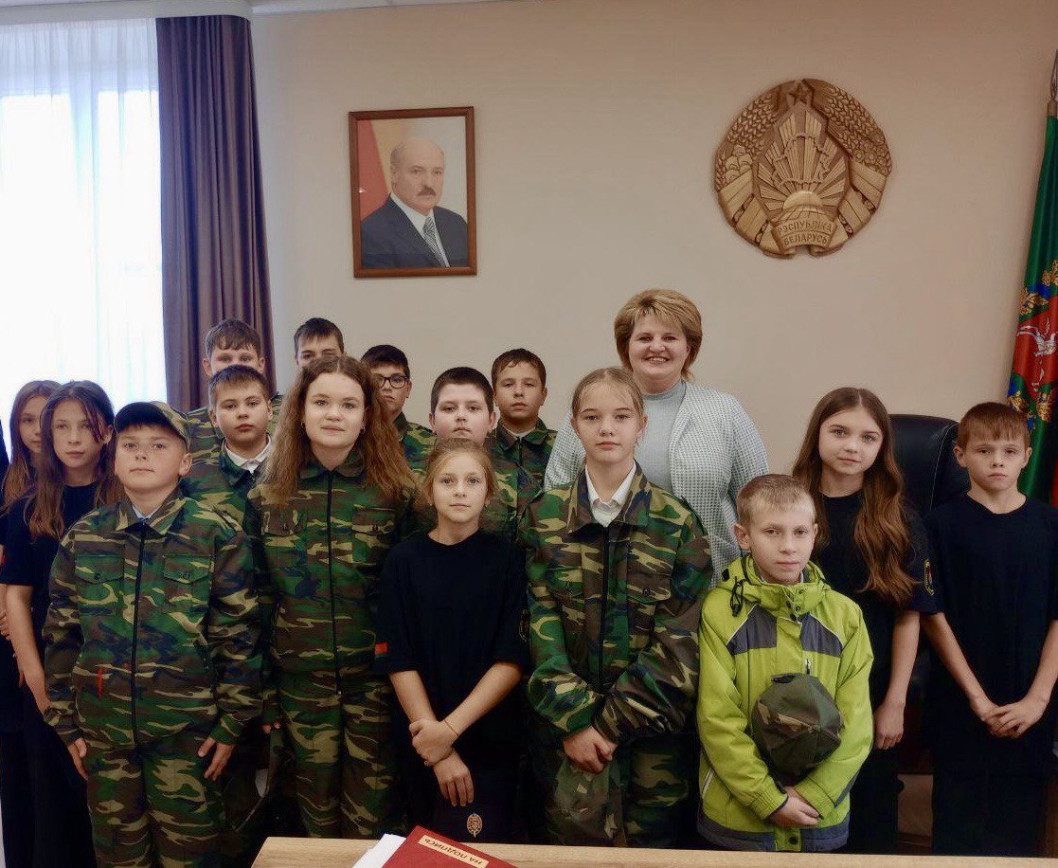 Городокским школьникам провели экскурсию по райисполкому