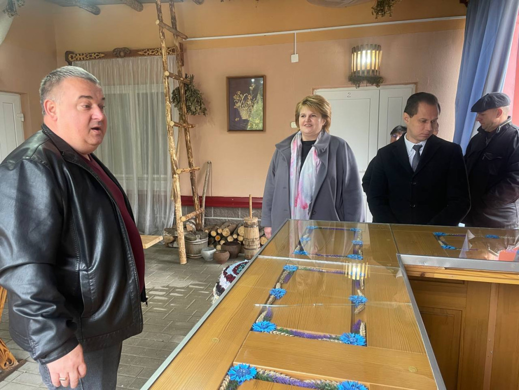 Председатель райисполкома Ирина Полякова посетила отделение сопровождаемого проживания Максимовского социального пансионата "Северный" в аг. Бычиха