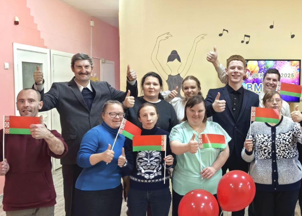 Энергия добрых дел: волонтёры аграрно-технического колледжа и Молодёжного совета провели яркую интерактивную программу для людей с инвалидностью.