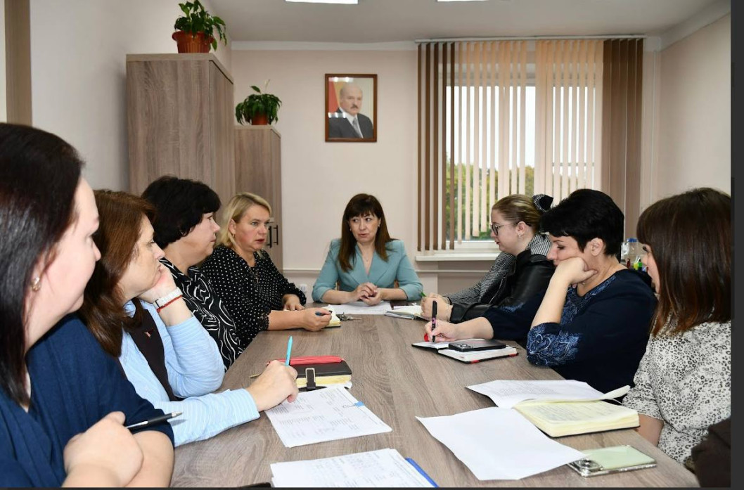 В Городокском районе состоялось заседание организационной комиссии по подготовке выборов в Молодежную палату пятого созыва под председательством Светланы Зуевой, председателя районного Совета депутатов