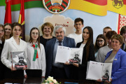 Легендарный выпускной: в Городок приехал внук маршала Победы