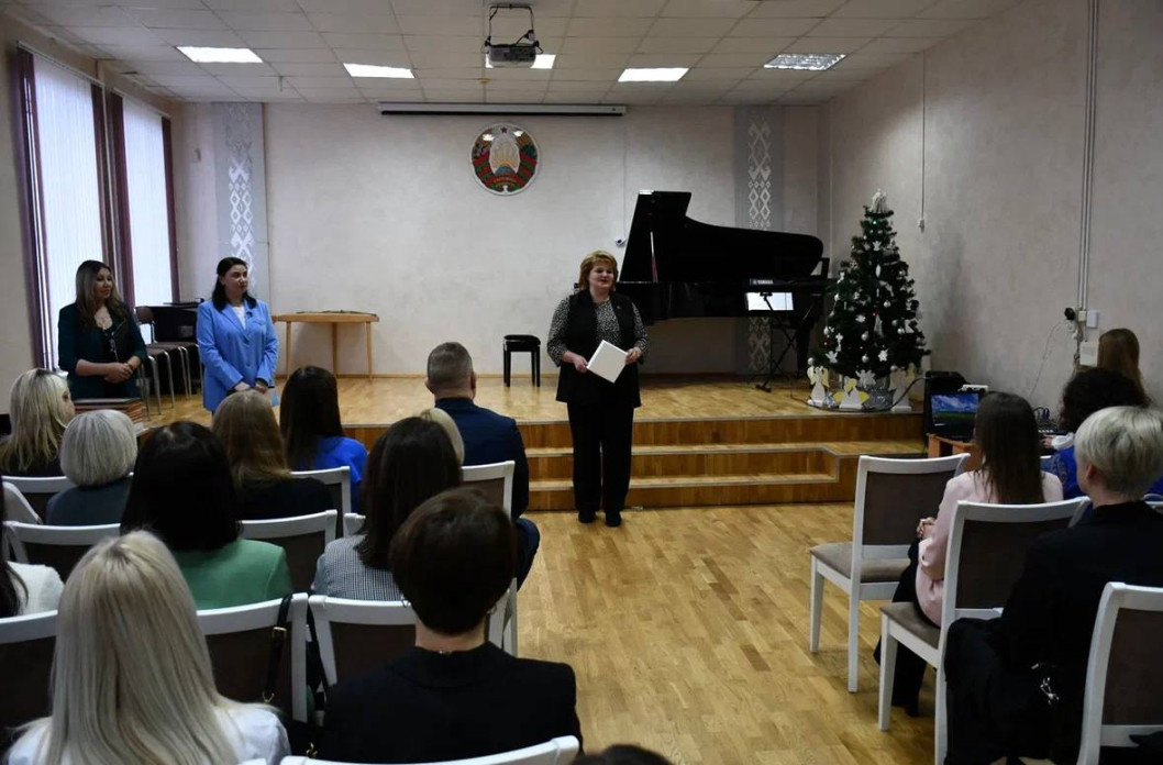 В Городке с профессиональным праздником поздравили работников социальной службы