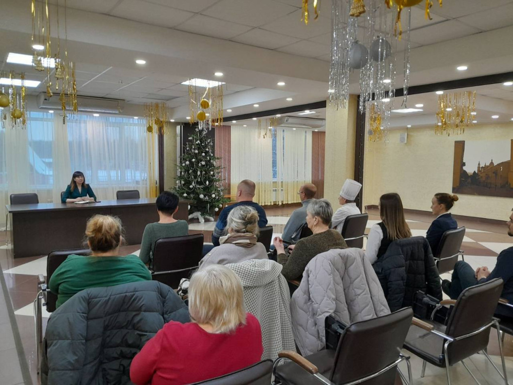 В туристско-оздоровительном комплексе "Лосвидо" прошла встреча с председателем районного Совета депутатов.
