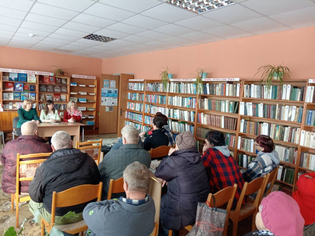 Встречу с жителями агрогородка Вархи Первомайского сельсовета провела председатель районного Совета депутатов Светлана Зуева