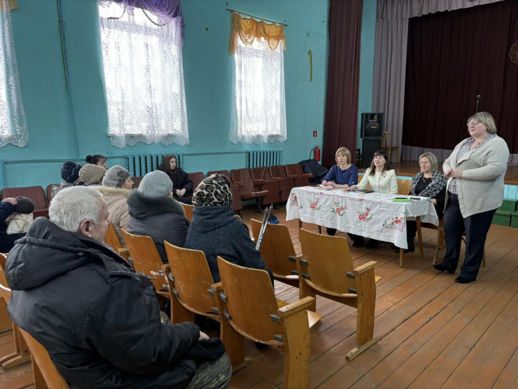 Встречу с жителями деревни Кабище Пальминского сельсовета провела глава депутатского корпуса района Светлана Зуева