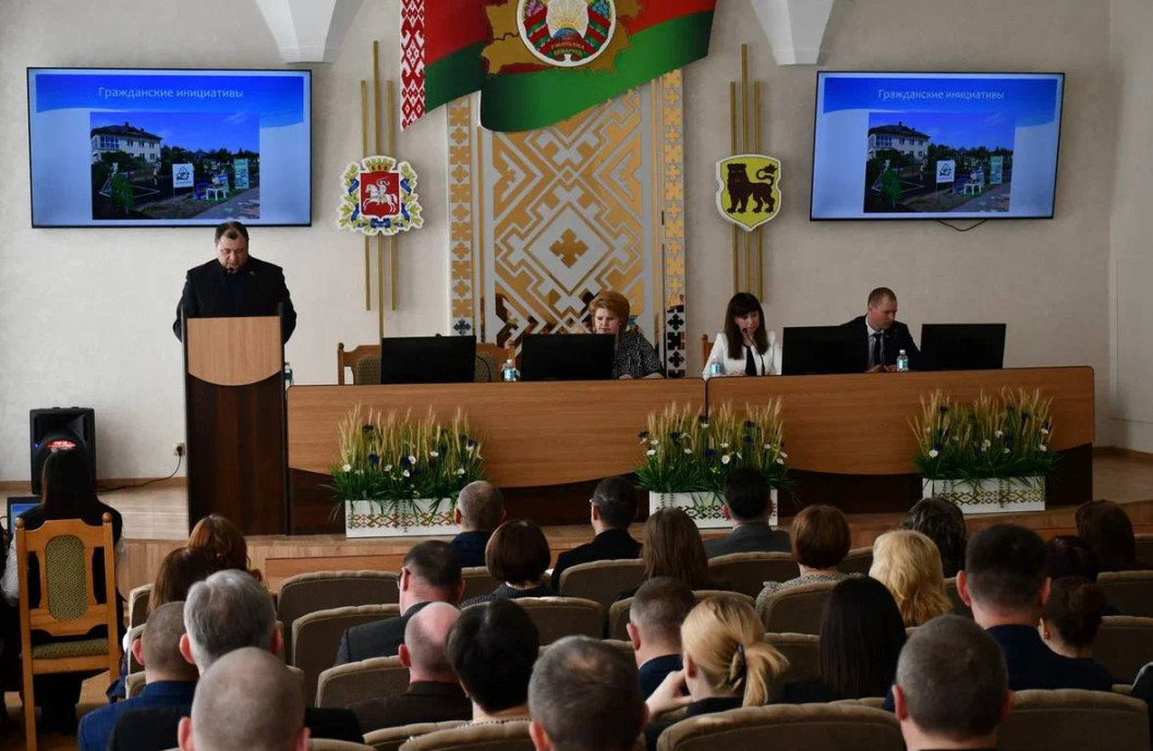 В районном исполнительном комитете состоялась семнадцатая внеочередная сессия районного Совета депутатов двадцать девятого созыва