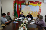 Личный приём граждан и прямую телефонную линию провели в Городке Председатель Комитета государственного контроля Витебской области Владимир Годяцкий и прокурор Витебской области Андрей Скурат